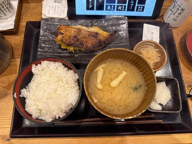 炭火焼干物定食 しんぱち食堂 蒲田西口はなれ店 - サブ画像2
