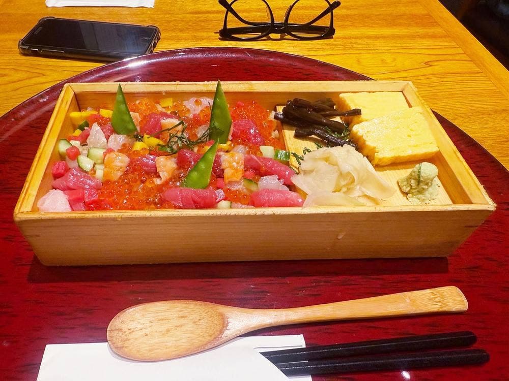 ばらちらしと京ばんざい 鮪花壇 大丸東京店