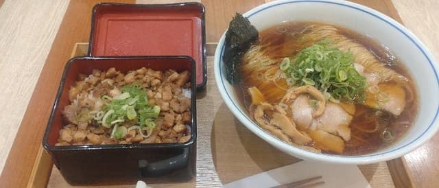 らぁ麺すぎ本 阪急西宮ガーデンズ店 - サブ画像3