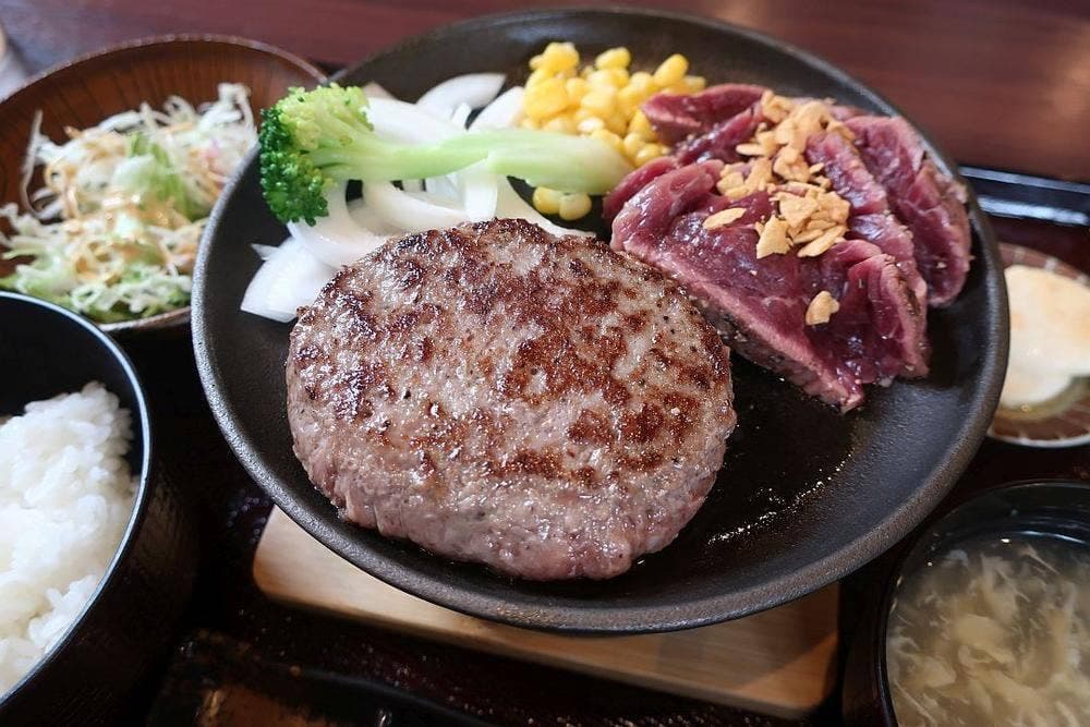 とろけるハンバーグ 福よし 長野富士見町店