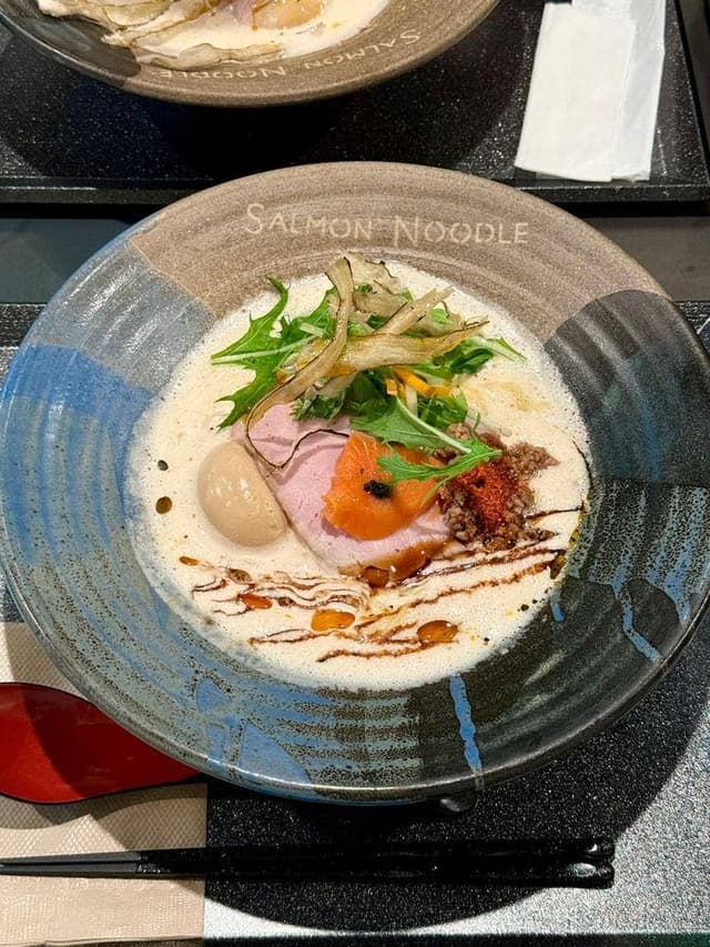 サーモンnoodle横浜 - サブ画像3