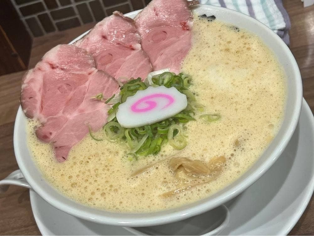 鶏そばMisoすする