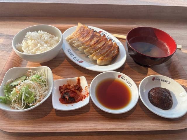 ぎょうざの店 ひょうたん 神戸空港店 - サブ画像1