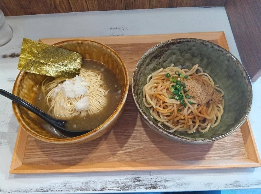 煮干し系かけラーメン専門店 F