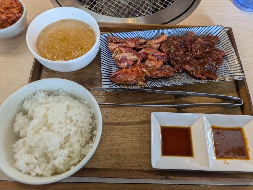 焼肉食堂 くたみや 薄場店