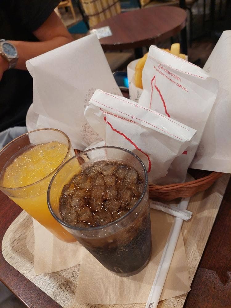 モスバーガー 東急プラザ新長田店
