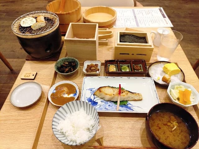 炭火焼き魚と、土鍋炊きごはん。定食屋 おちゃわん - サブ画像1