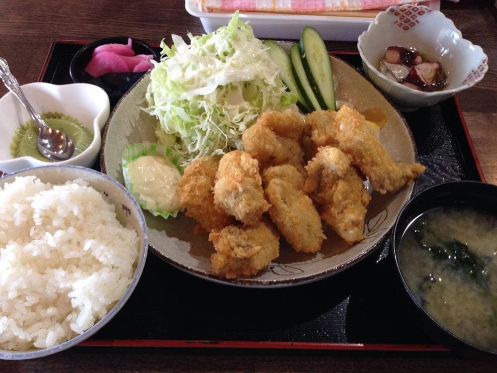 お食事処 牡蠣街道