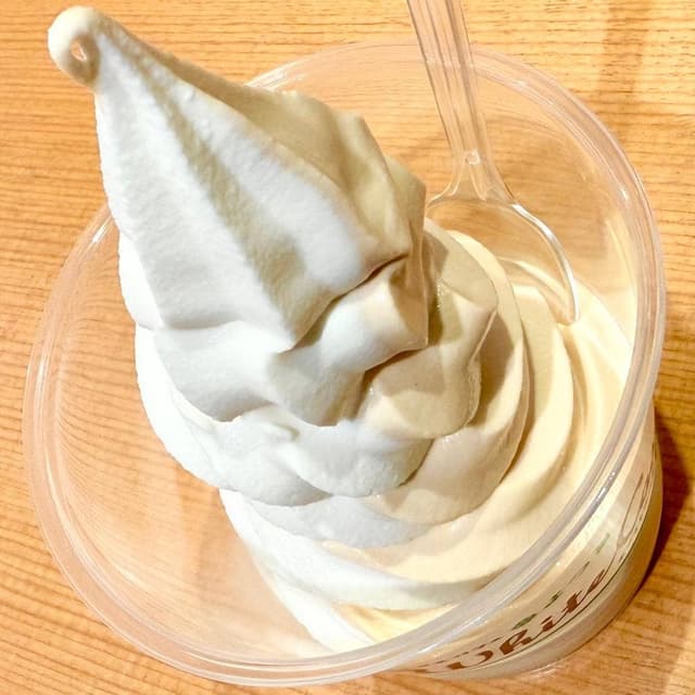 ミルク&パフェ よつ葉ホワイトコージ 札幌ステラプレイス店​ - サブ画像1