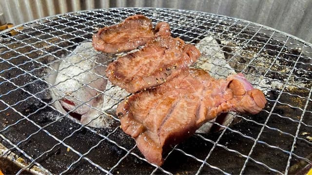 炭火焼肉 ホルモンマルホ - サブ画像3