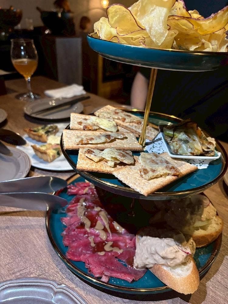 ティファニーで夕食を