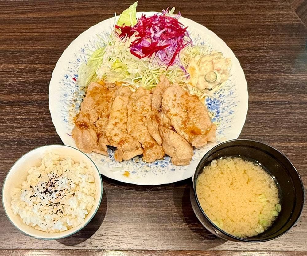 グエル カフェテリア