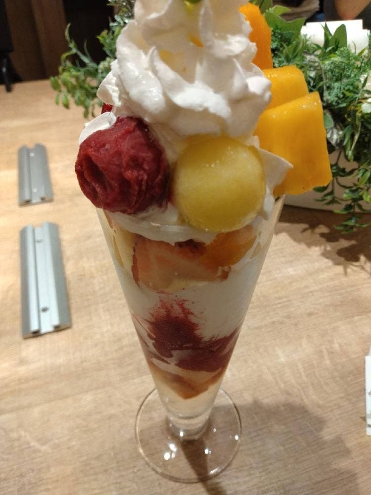 マルトメ・ザ・ジューサリー パフェテリア ルミネ新宿店