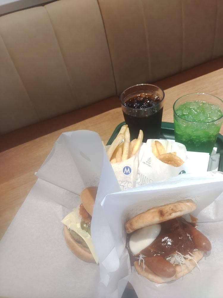 モスバーガー 相模原ラクーン店