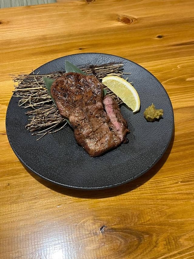 和牛と牛タンの店 あそばれ 新宿東口店 - サブ画像1