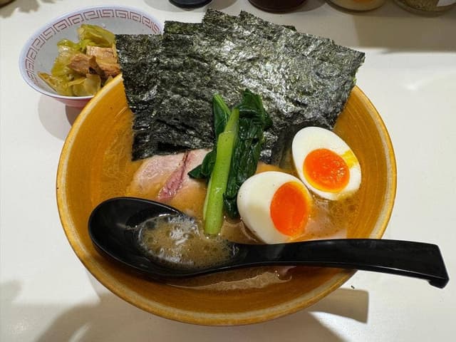 家系ラーメン ⾰新家TOKYO - サブ画像1
