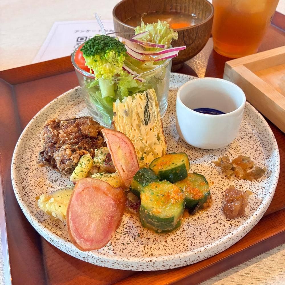 おむすびと汁と茶 6SUBI
