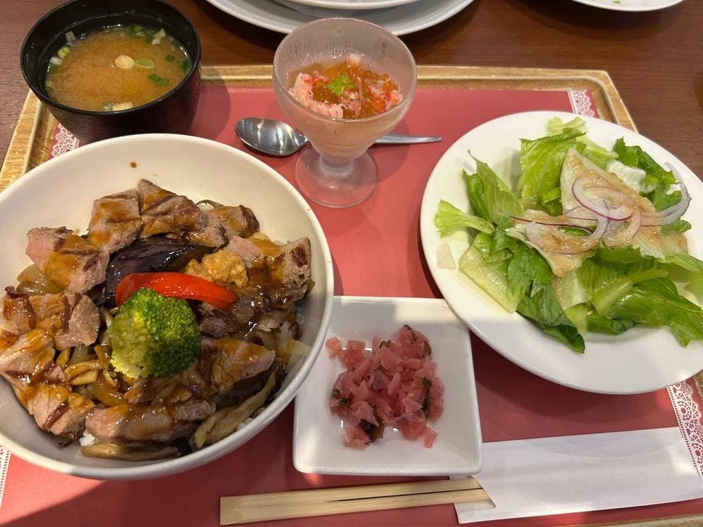 ロイヤルホスト 鶴見店