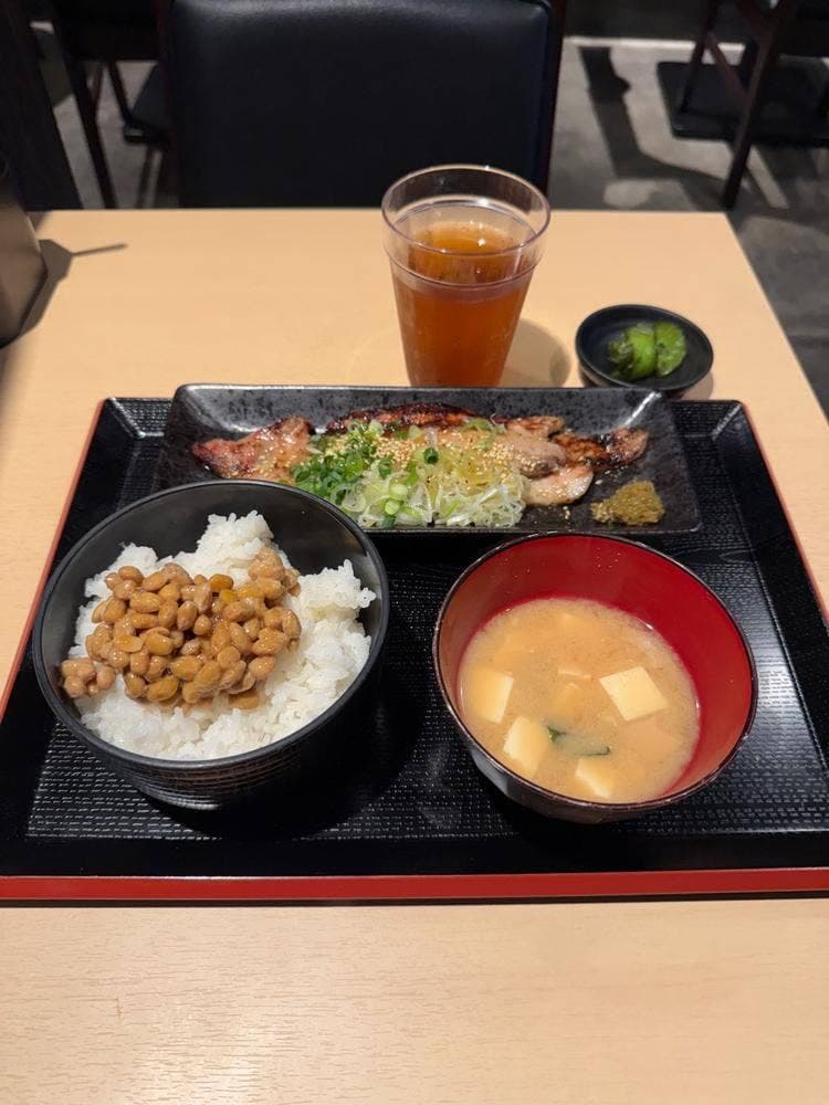 地鶏と魚串 炙りもつ鍋 にこん