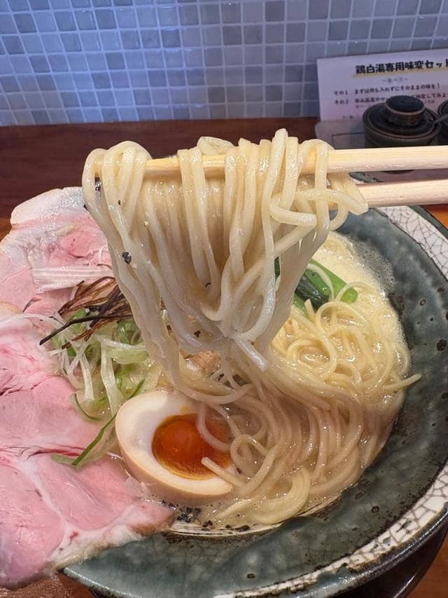 自家製麺 地鶏中華そば 松利屋 - サブ画像1