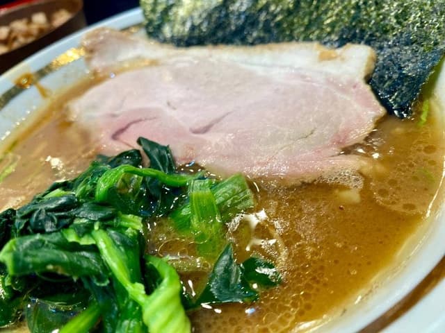 家系ラーメン 王道家直伝 との丸家 石岡店 - サブ画像2