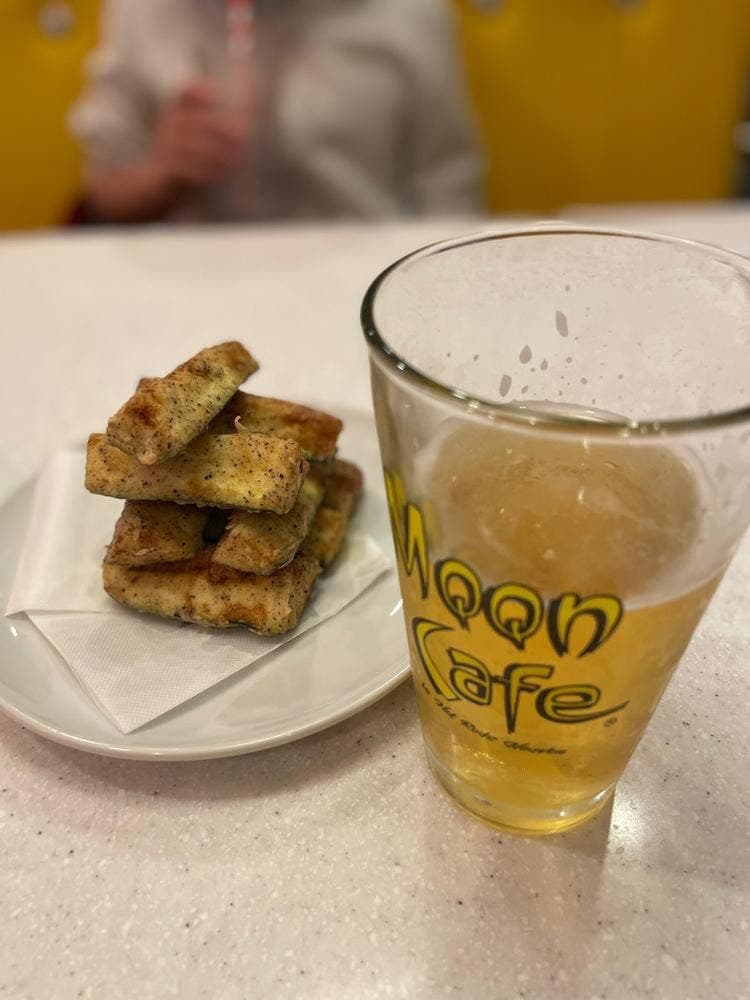 Moon Cafe