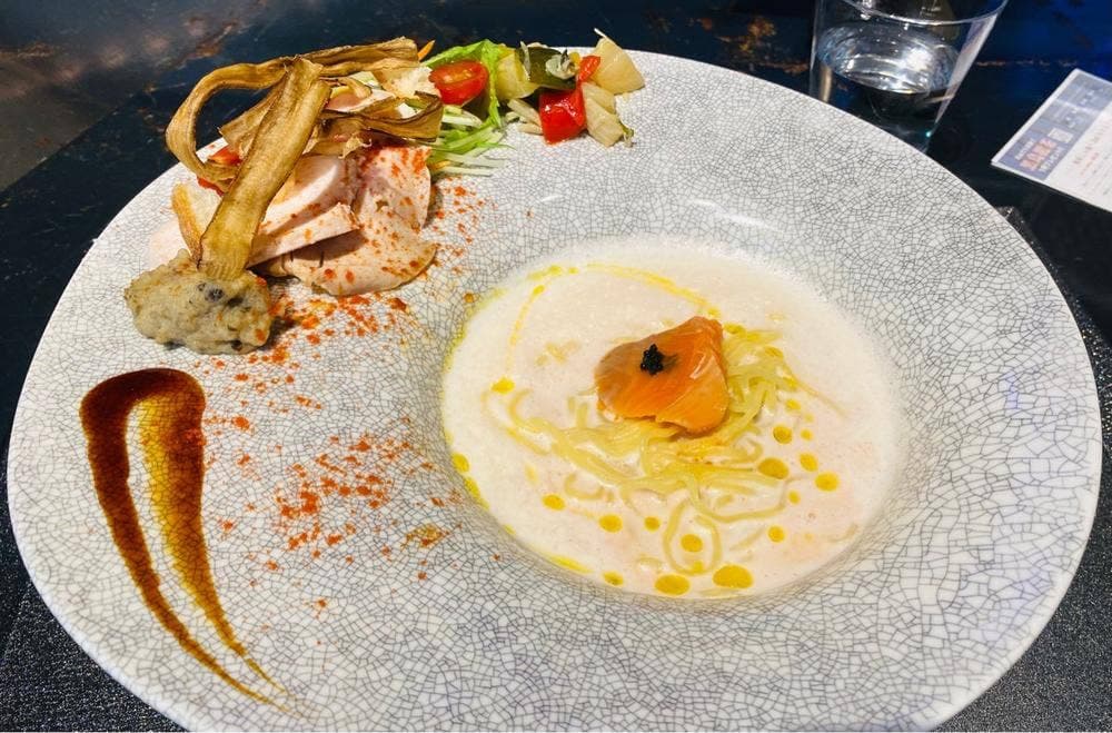 サーモンnoodle横浜