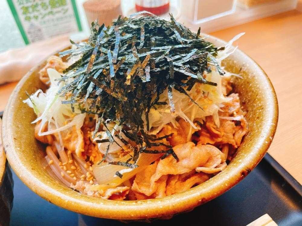 なぜ蕎麦にラー油を入れるのか。御茶ノ水店