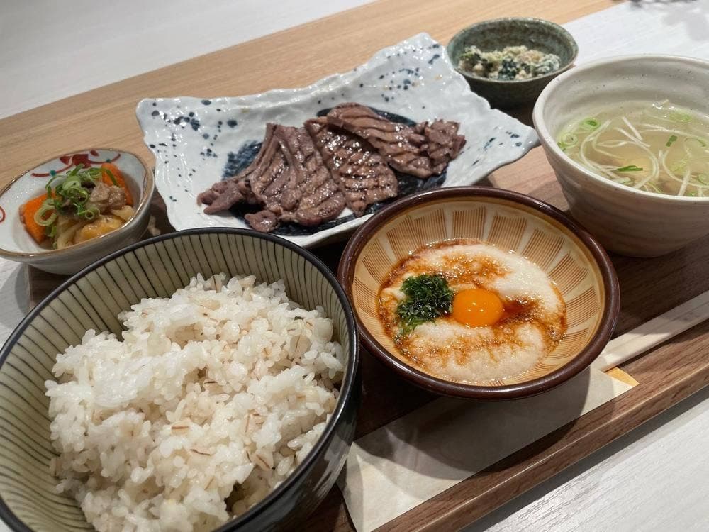 仙台牛たん麦とろ 三代目文治 阪急三番街店
