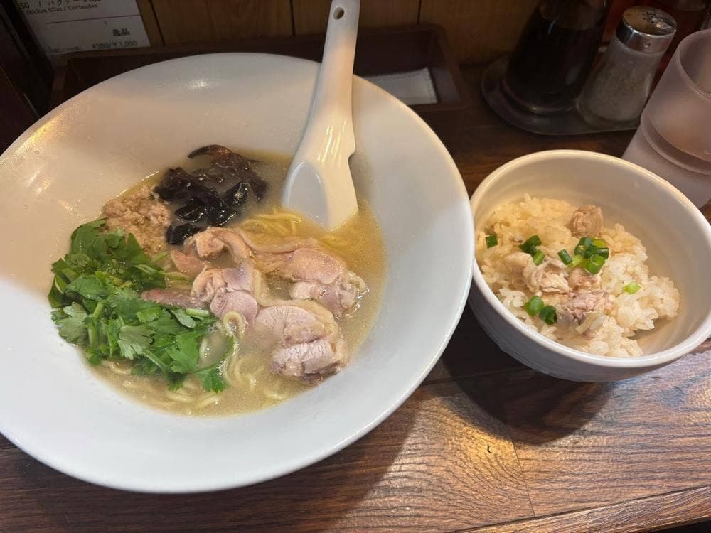 鶏白湯らーめん 鳥ぶし