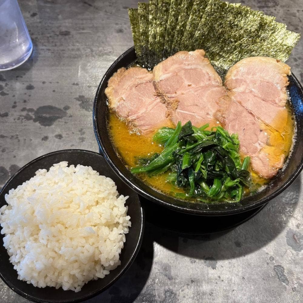 家系ラーメン 桜家
