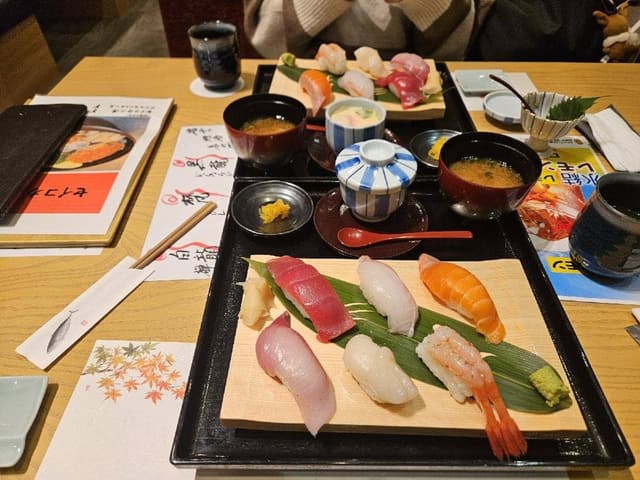 魚河岸直営 いけす海鮮 ろ組 くるふ福井駅店 - サブ画像1