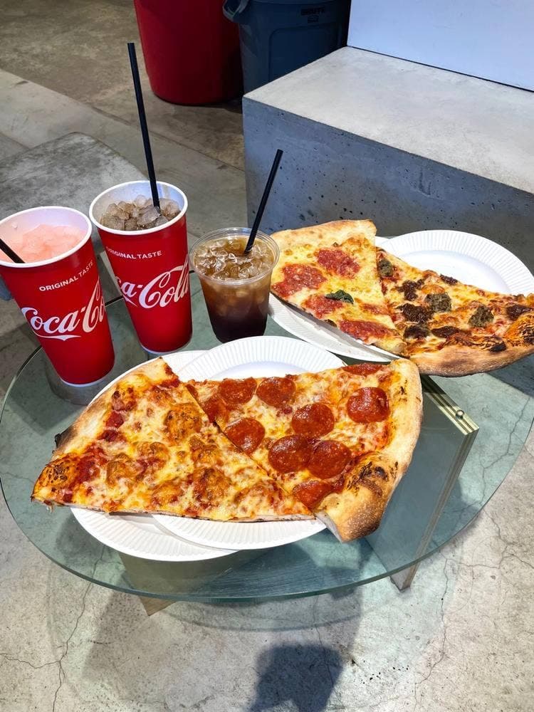 PIZZA SLICE CAT STREET