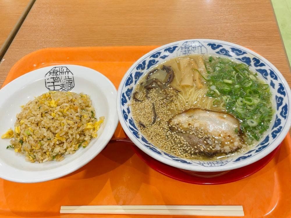 九州らーめん亀王 イオンモール大日店