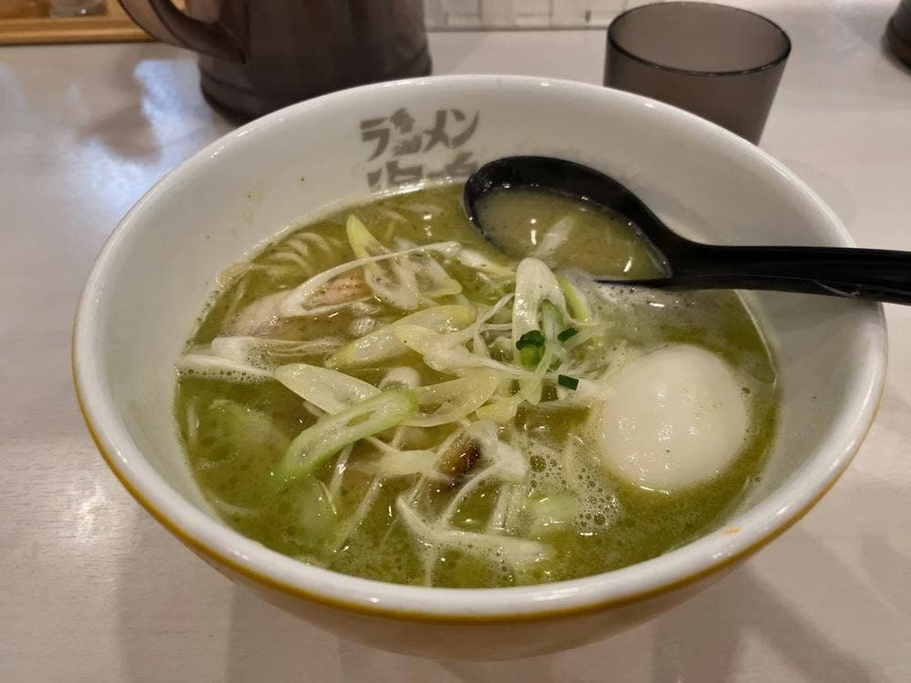 ラーメン 海鳴 福岡空港店