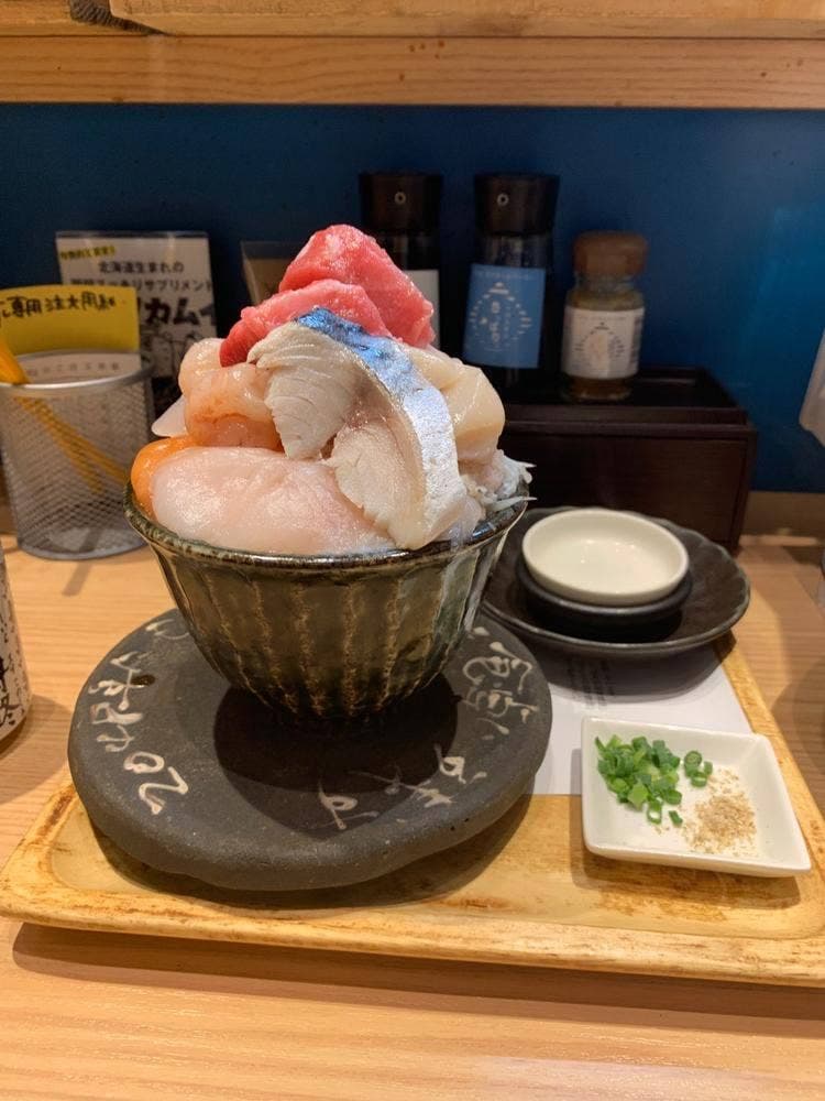 シハチ鮮魚店 狸COMICHI店