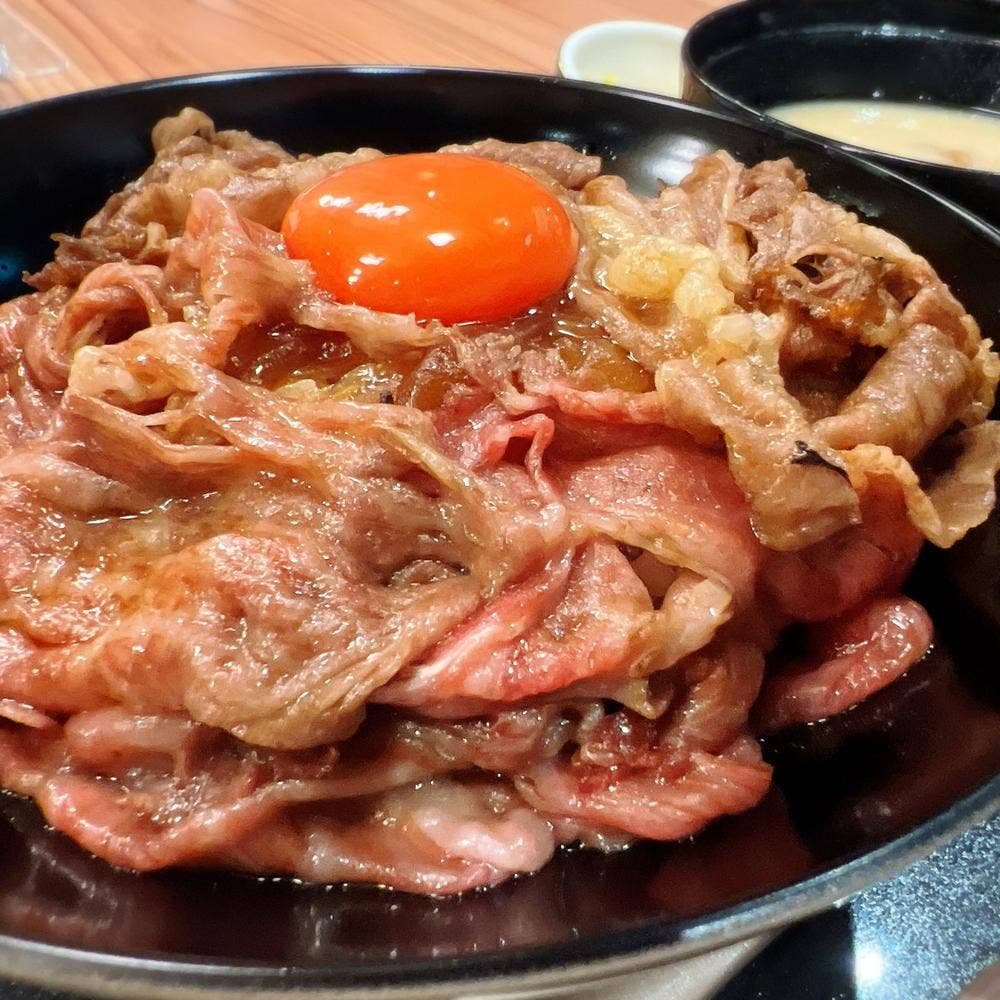 和牛専門 牛めし 前田優