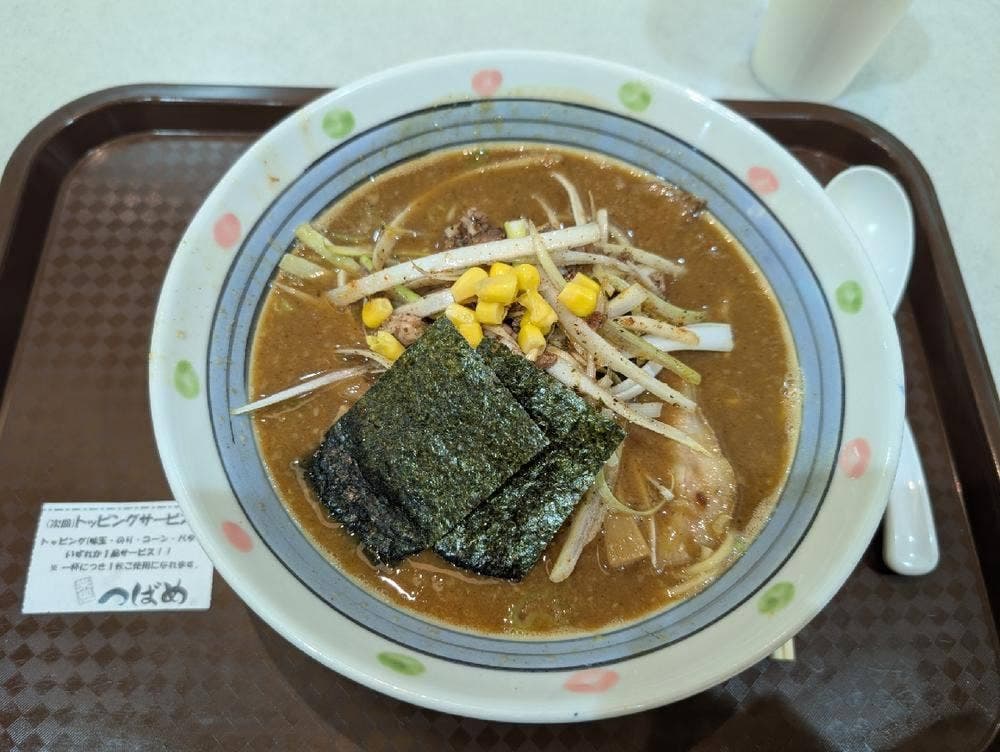 つばめ フォーリス フードコート