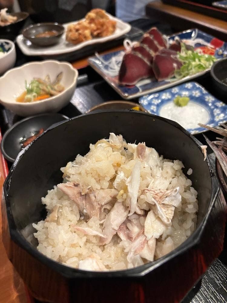 藁焼きと鯛めし 四国の酒場 本町店