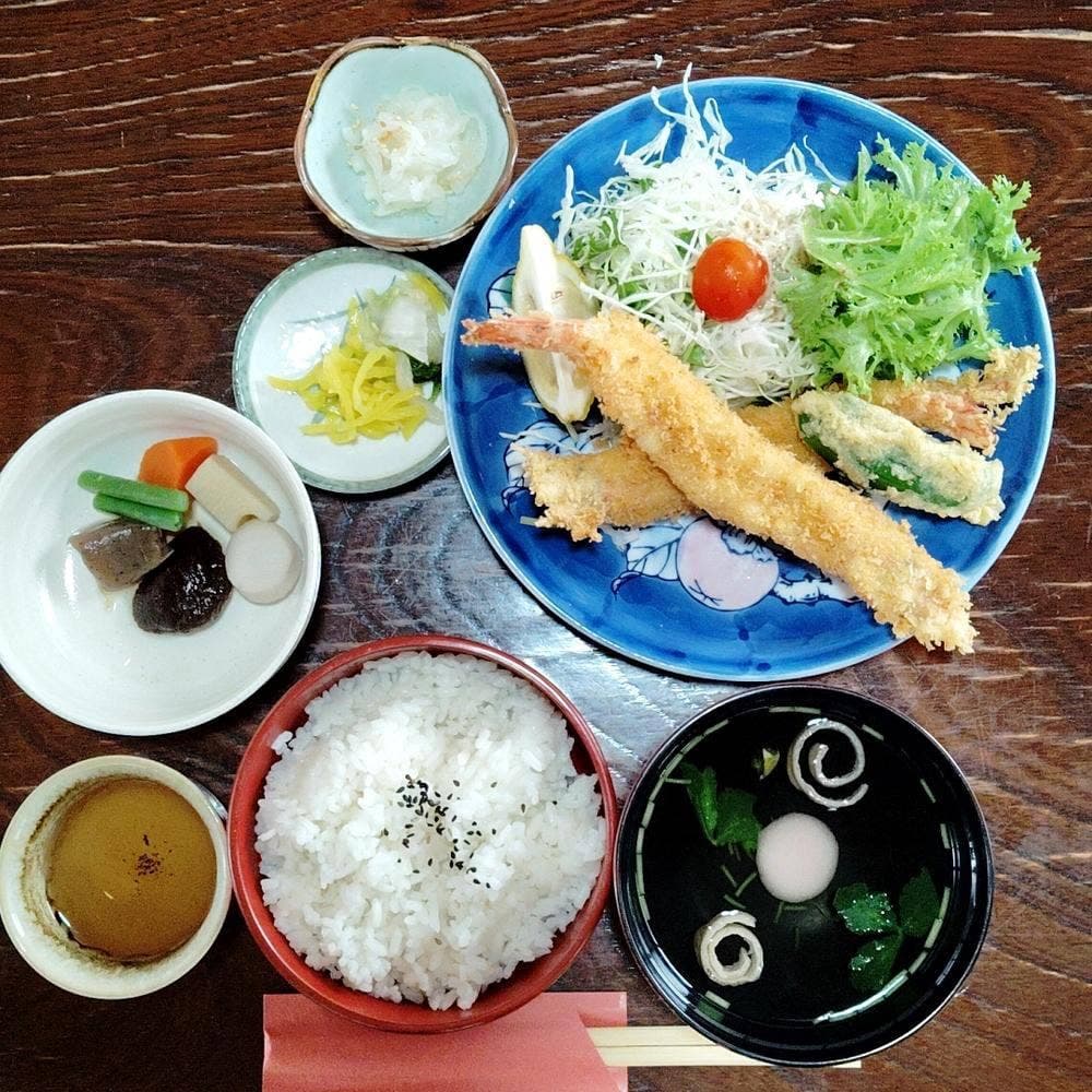 天然車えび料理専門うすい山荘