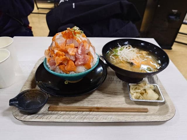 海鮮丼とと丸 - サブ画像3