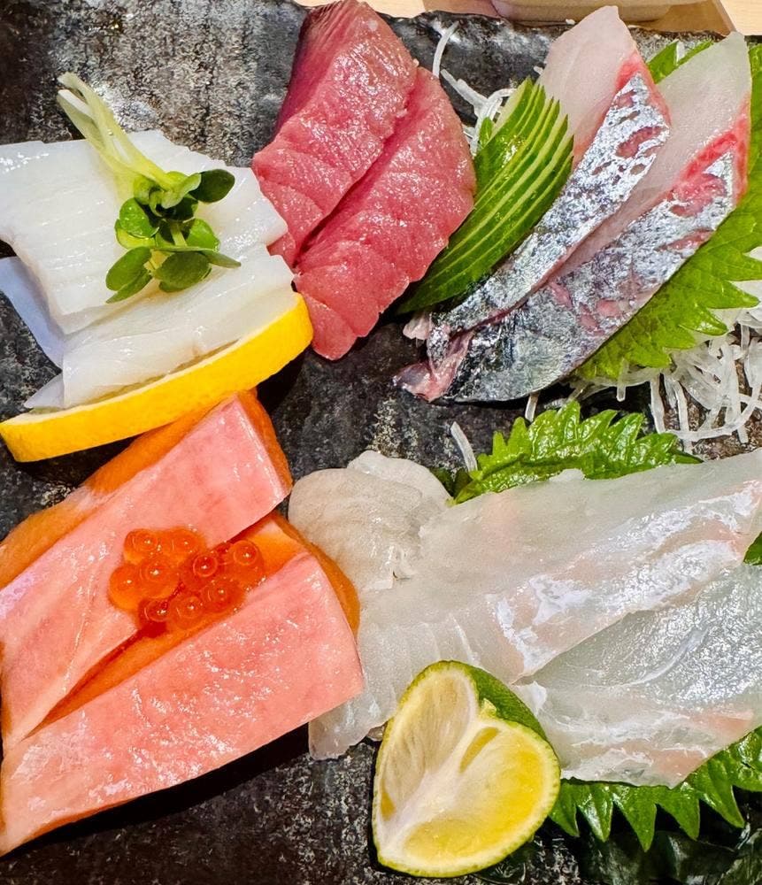 寿司和食 ここも 空港通り店