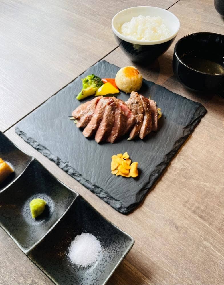 熟成肉×鉄板焼 valon