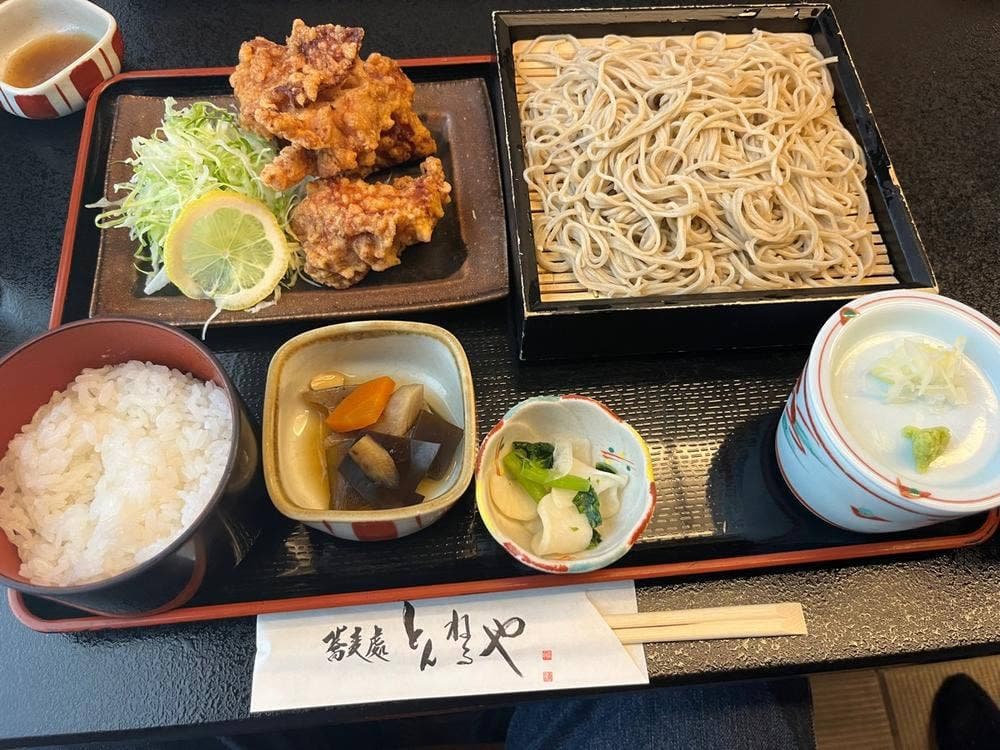 そば処とんねるや
