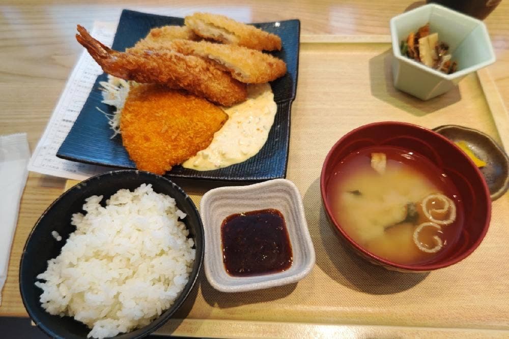 まごころ食堂
