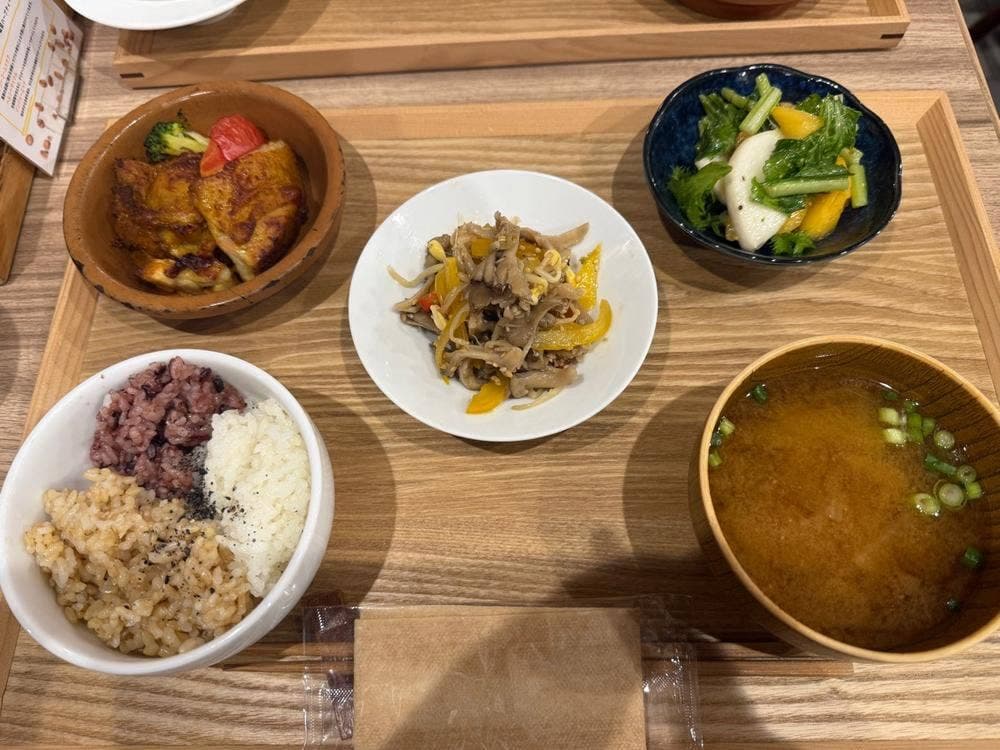 オーガニックレストラン＆デリ みどりえ