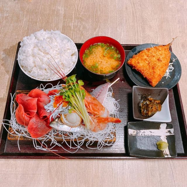 三崎まぐろ 徳多屋 - サブ画像1