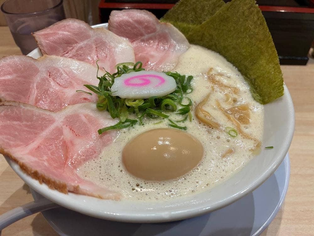 鶏そば 唆る 堀田本店