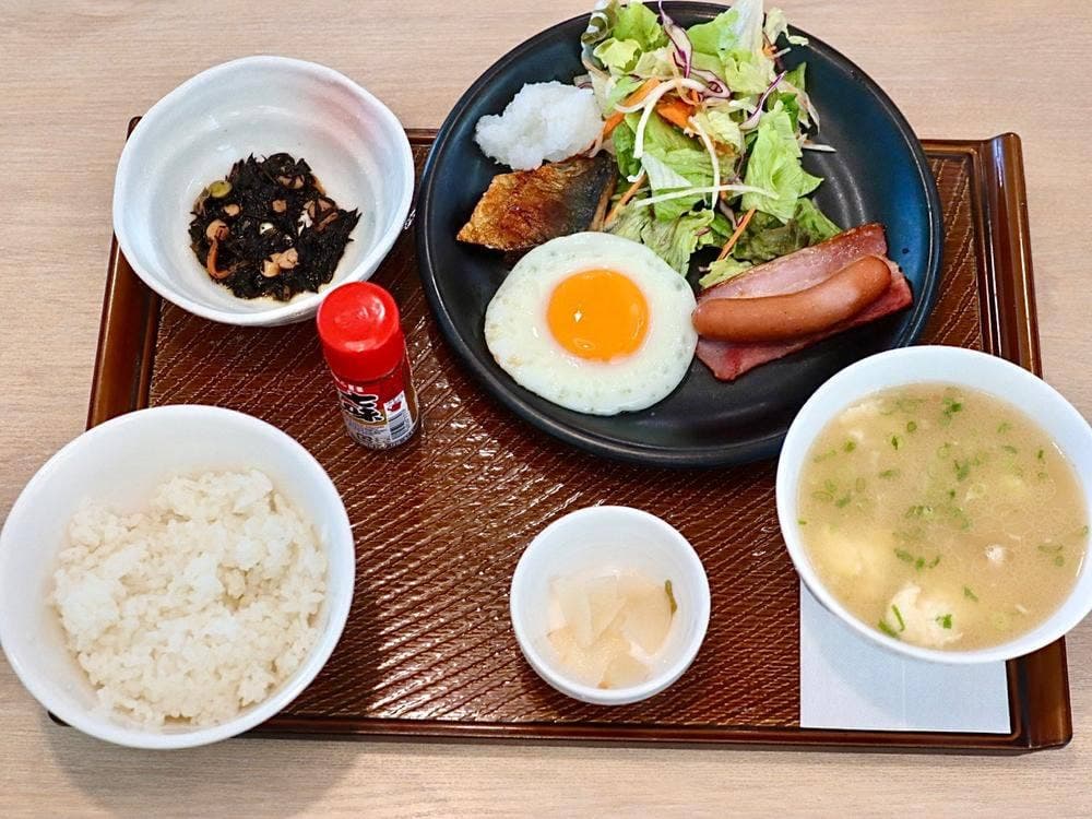 Cafe レストラン ガスト 鳴海最中店