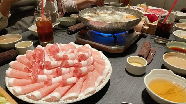 銀座しゃぶ輝 品川店 完全個室 黒毛和牛しゃぶしゃぶ・すき焼き専門店 - サブ画像1